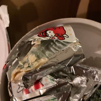 La Vache Qui Rit Yarım Yağlı Peynirde Küflenme Ve Son Kullanma Tarihi Çelişkisi