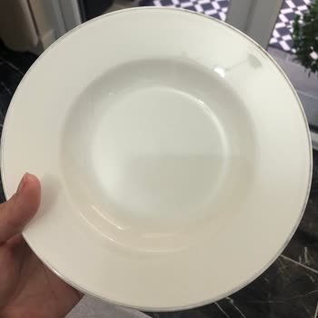 Karaca Züccaciye Yemek Takımı Tabaklarının Kenarlarında Bulunan Yaldızların Silinmesi