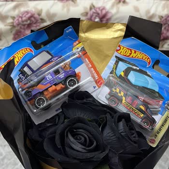 Özel Kutu Ve Not Eksik, Ürün Hasarlı Ve Satıcı Yanıtsız