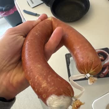 Küflü Sucuk İçin İade Ve Soğuk Zincir Kontrolü Talebi