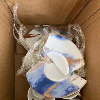 Kırılan Fincan Ve 400 TL İadesi İçin Özensiz Kargo Şikayeti