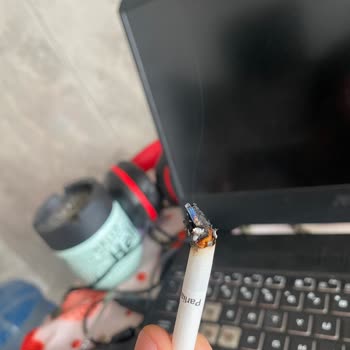 Parliament Midnight Blue Sigara Paketlerinde Yabancı Madde Sorunu