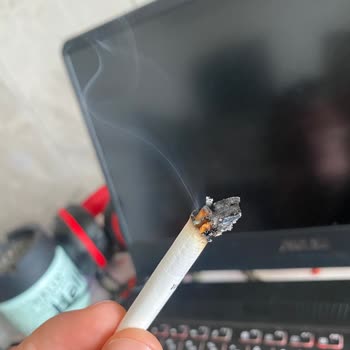 Parliament Midnight Blue Sigara Paketlerinde Yabancı Madde Sorunu