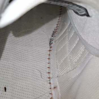 Yanlış Dikiş Ve Üç Kez Giyildikten Sonra Yırtılan Ayakkabının Değişimi Talebi