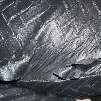 Rivus Deri Pantolonundaki Yırtık Ve Cekette Beden Değişim Reddi