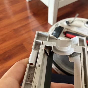 Roborock S8 Pro Ana Fırça Kapağı Kırıldı, Yedek Parça Talebine Cevap Gelmedi