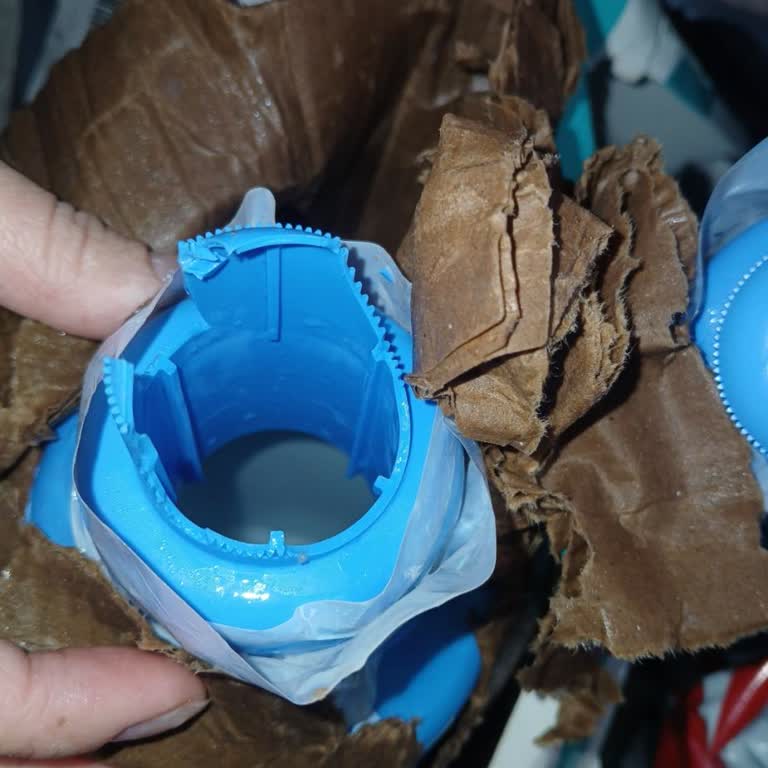 Kırık Kapak Ve Dökülen Yumuşatıcı Ürün Nedeniyle Hasarlı Teslimat Şikayeti