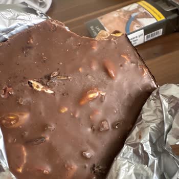 Nestle Damak Çikolatasında Bozuk Ve Küflü Parçalarla Gıda Güvenliği Sorunu