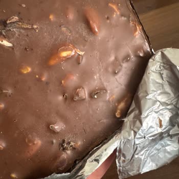 Nestle Damak Çikolatasında Bozuk Ve Küflü Parçalarla Gıda Güvenliği Sorunu