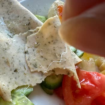 Füme Tavukta İplik Parçası Çıktı: Hijyen Ve Sağlık Endişesi