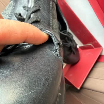 Korupark Hotiç Mağazasının Üretim Hatası Olan Deri Ayakkabısına Sorumluluk Reddi Ve Değişim Talebi