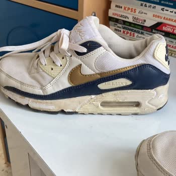 Aynı Model Ayakkabıda Tekrarlayan Deri Atma Sorunu Ve Kullanıcı Hatası İddiası