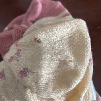 Stokta Yok Dediği Montlar Ve Yırtık Çoraplar İçin Telafi Talebi