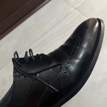 Kalitesiz Deri Ayakkabılar Hızlı Bozuldu, Tamirat Yerine Tam İade Talebi