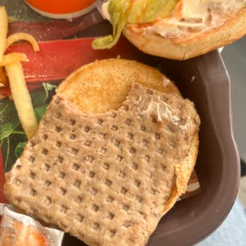 Çiğ Ve Ekşi Hamburger İçin İade Ve Denetim Talebi