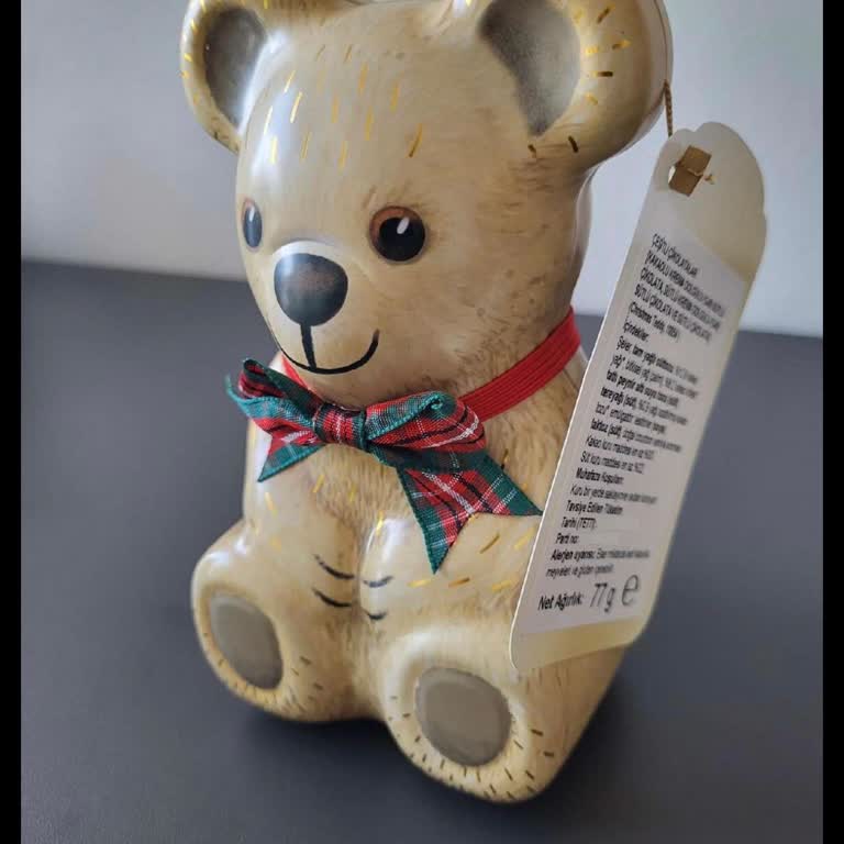 Teddy Bear Çeşitli Sütlü Çikolata Üzerindeki Gluten Bilgisi Çelişkisi