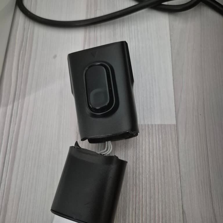 Philips XC7040 Dik Süpürge Sapı Kırıldı: Garanti Kapsamında Değişim Talebi