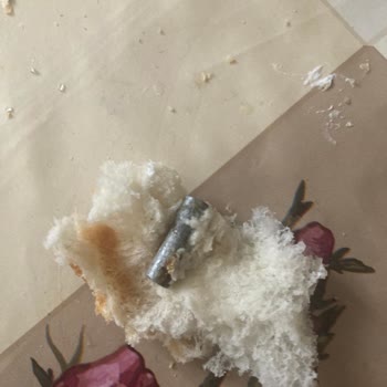 Şok Market Ekmekte Metal Parça Bulunması Müşteri Sağlığını Tehdit Ediyor