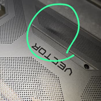 Pazarama Kutu Hasarı Gibi Gösterilen İçinde Açılmış Ve Darbeli Laptop, Platformun İhmali