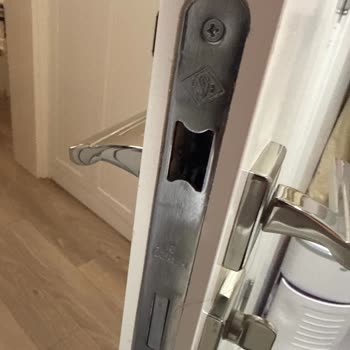 Kapı Kilitlerinde Tekrarlayan Dil Kırıkları Ve Vida Kapakları Sorunu