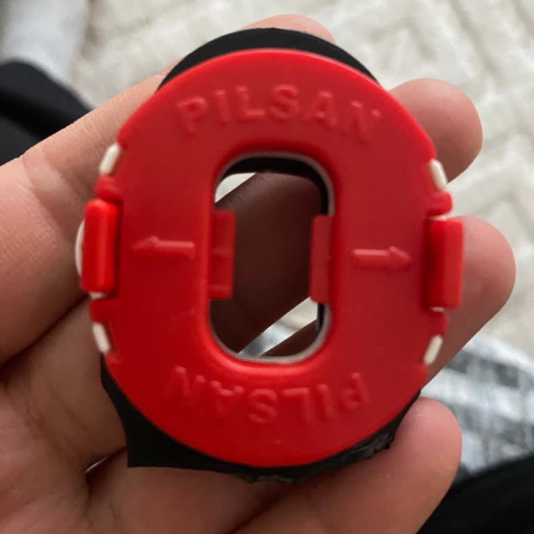 Sallanan Atın Kırık Kilit Sistemi İçin Yedek Parça Talebi