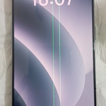 Realme Gt 2 Pro’da Yazılım Güncellemesi Sonrası Yeşil Çizgi Panel Hatası ve Garanti İhmali