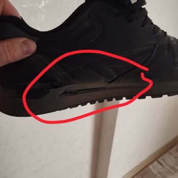 Slazenger Ayakkabısının Tabanda Erken Kırılması Ve Cevapsız Şikayet