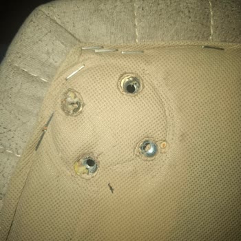 Eksik Vida Nedeniyle Kırılan Koltuk Ayağı İçin Ücretsiz Onarım Talebi