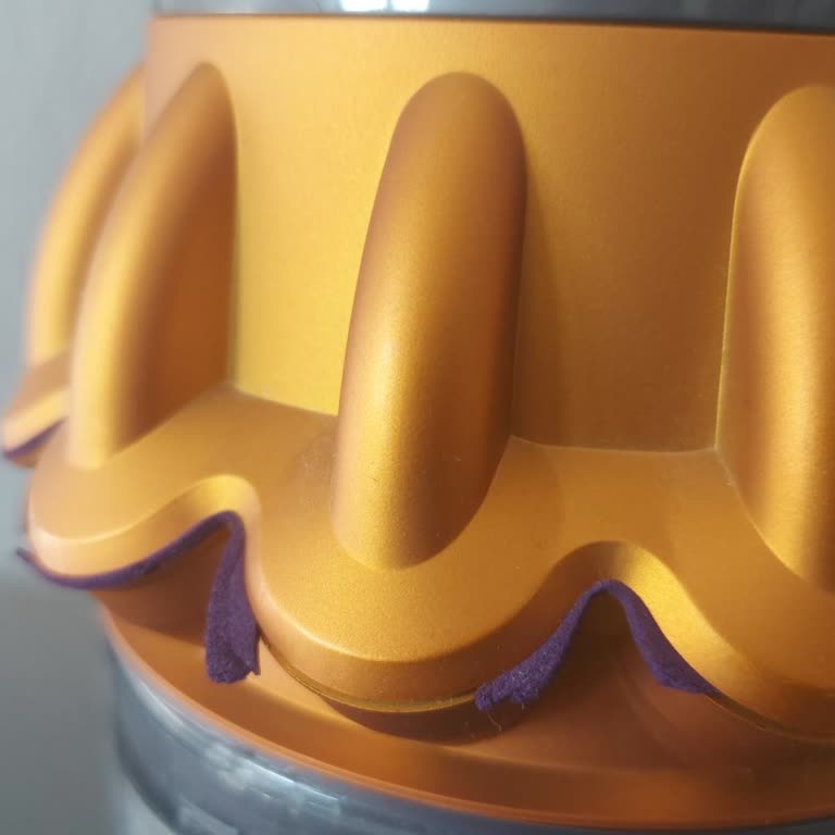 Dyson V15 Detect Dış Bölüm Soyulması Ve Değişim Talebi