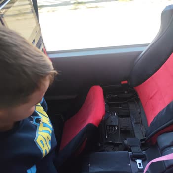 Kırık Cam Kenarı Koltuk Çocuğumun Yolculuğunu Mahvetti