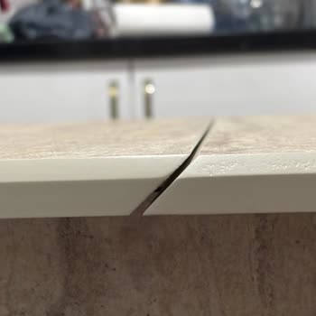 Montaj Hatası Ve Saygısız İletişim Nedeniyle Masanın Değiştirilmesi Talebi