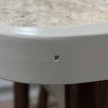 Montaj Hatası Ve Saygısız İletişim Nedeniyle Masanın Değiştirilmesi Talebi