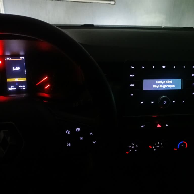 Renault Clio Radyosu Kilitli Ve Çalışmıyor