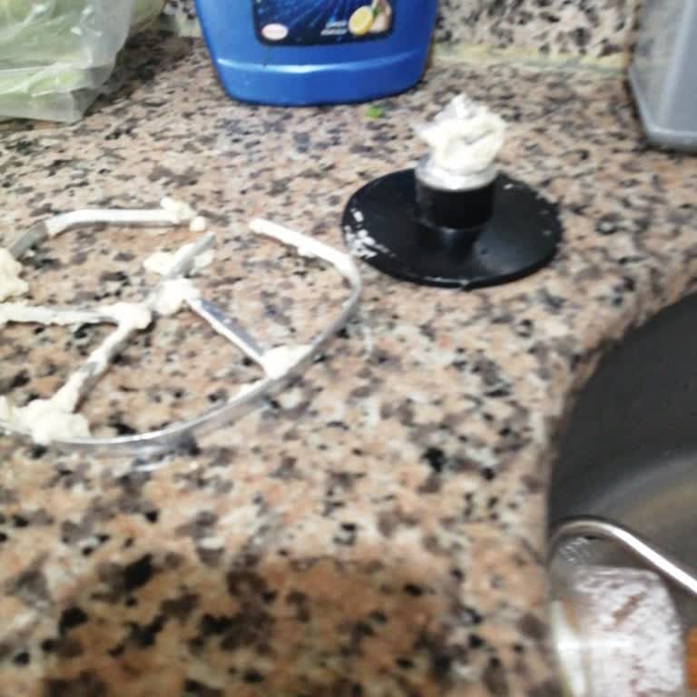 Yoğurma Aparatı Kırıldı, Yedek Parça Bulunamıyor Ve Garanti Kapsamında Çözüm Bekleniyor