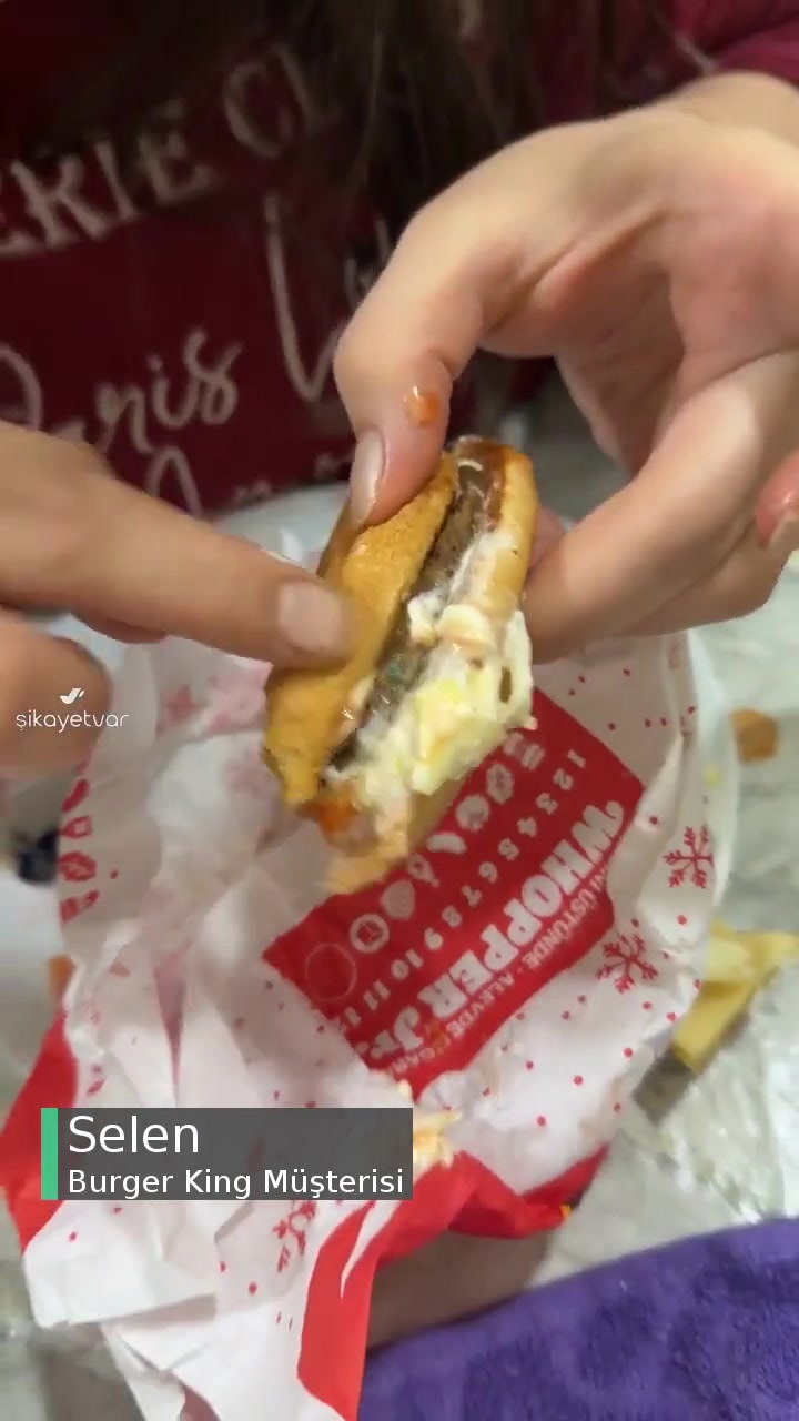 Burger King Hamburgerin İçinden Plastik Parça Çıktı videonun kapak resmi