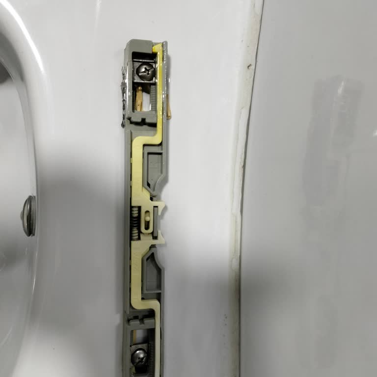 Turkuaz Seramik Klozet Kapağı Montaj Aparatı İçin Yedek Parça Talebi