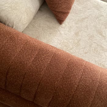 Koltuk Takımında Çökme Ve Kumaş Soyulması, Mağazanın Oyalayıp Cevap Vermemesi