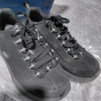 Sadece 10 Gün Kullanım Sonrası Ayakkabı Dibi Açıldı Ve Mağaza Kullanıcı Hatası İddia Ediyor