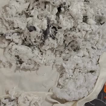 Yastık İçindeki Atık Bez Parçaları Nedeniyle İade Talebi