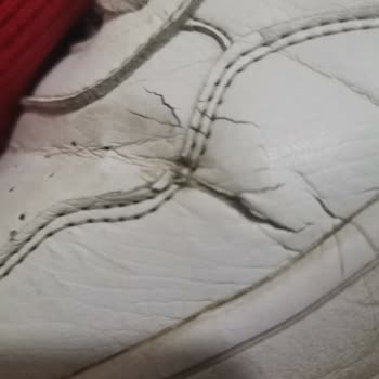 FLO Mağazası Çocuk Ayakkabısının Kısa Sürede Çatlaması Ve Garanti Reddi