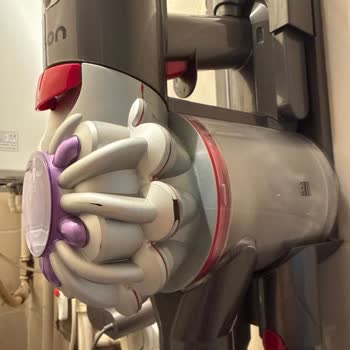 Dyson V8 Süpürge Garanti Kapsamında Arıza Ve Ses Artışı