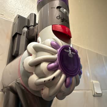 Dyson V8 Süpürge Garanti Kapsamında Arıza Ve Ses Artışı