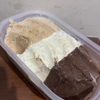 Algida Carte D’Or Barista Latte Dondurmasında Pütürlü Doku Ve Kötü Tat