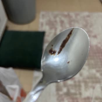 Algida Carte D’Or Barista Latte Dondurmasında Pütürlü Doku Ve Kötü Tat