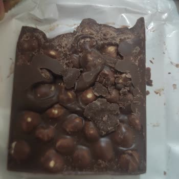 Ülker Dolu Dolu Çikolata’da Yarım Eksik Ve Beyaz Lekeler Sorunu