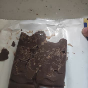 Ülker Dolu Dolu Çikolata’da Yarım Eksik Ve Beyaz Lekeler Sorunu