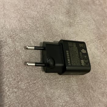 Şişen Ve Aşırı Isınan Samsung Şarj Adaptörünün Ücretsiz Değişimi Talebi