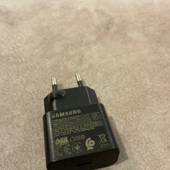 Şişen Ve Aşırı Isınan Samsung Şarj Adaptörünün Ücretsiz Değişimi Talebi