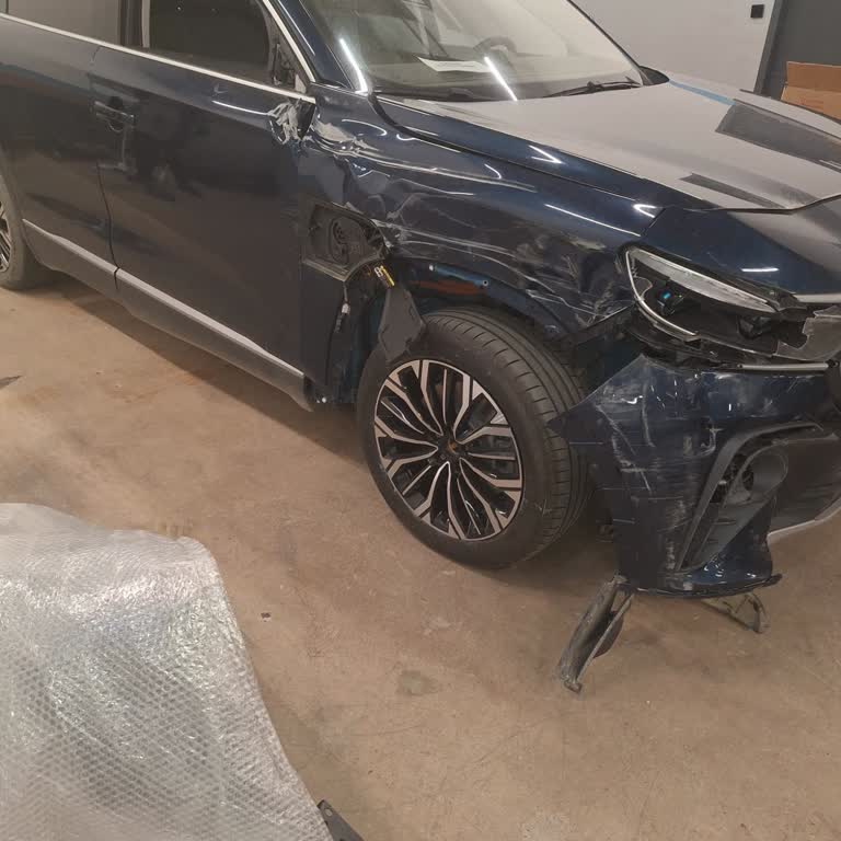 Araç Tamiri Aylarca Sürüyor Ve Saygısız Tutumla Karşılaşılıyor