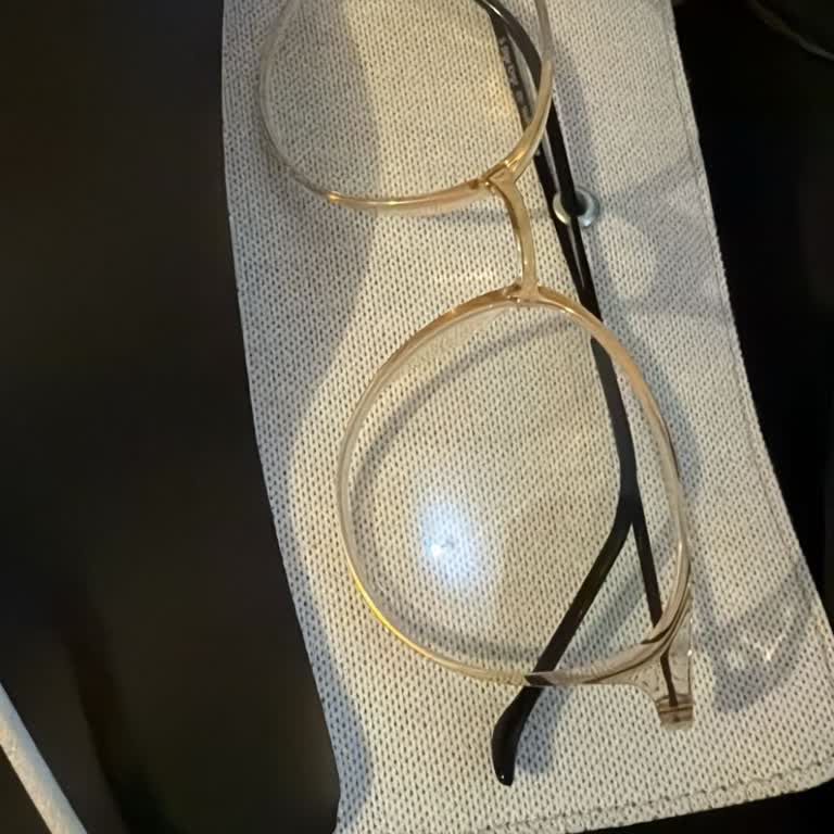 Mavi Işık Koruyucu Gözlükte Baş Dönmesi Ve Sağlık Riski